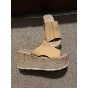 Women's Musse & Cloud platform Sandals size 37 (6)